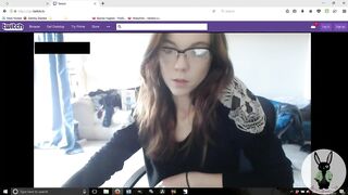 Nerdy Hot Gamer Girl Cums LIVE ON TWITCH