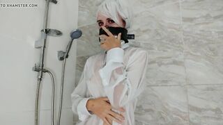 Tokyo Ghoul-Sexy cosplayer caresses herself through a wet sh