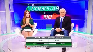 Ana Caty Hernández Goribuena En Minivestido Verde Piernona - YouTube (720p)