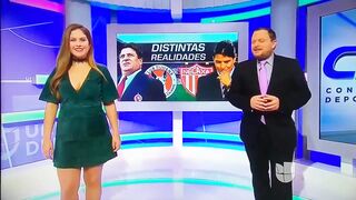 Ana Caty Hernández Goribuena En Minivestido Verde Piernona - YouTube (720p)