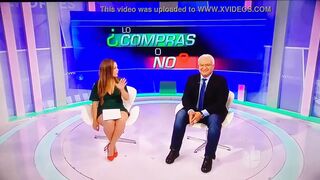 Ana Caty Hernández Goribuena En Minivestido Verde Piernona - YouTube (720p)