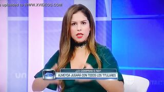 Ana Caty Hernández Goribuena En Minivestido Verde Piernona - YouTube (720p)