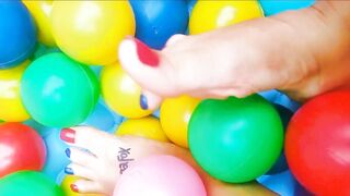 Ball Pool Feet Play