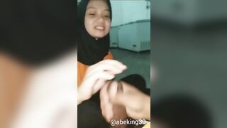 Amos Baju Oren Tudung