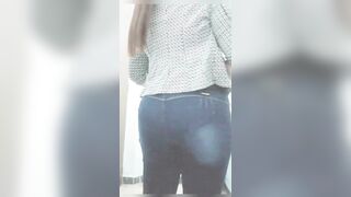 Sexy Mexicana MILF Latina Culona Se Graba En El Baño De Su Oficina En La Hora Del Almuerzo Amateur