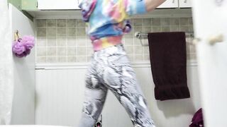 Nerdy Faery Gets New Leggins. Close up Piss