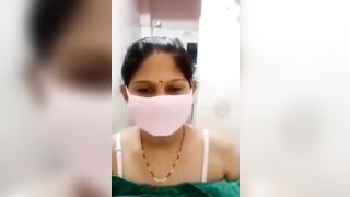 Hot bhabi show boobs to her boyfriend