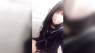 トイレでオナニーしちゃいました///えっちな子でごめんなさい♡♡