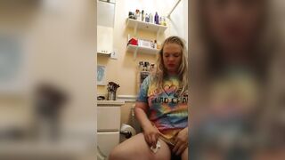 Pissing, Tampon Insert and Tease xxMissSwitchxx