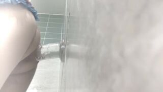 BATHROOM DILDO RIDE