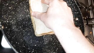 Growing gainer shows you how to make an EPIC grilled/fried cheese!