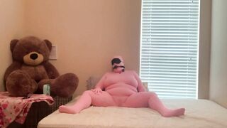 Pink Zentai BBW masturbating