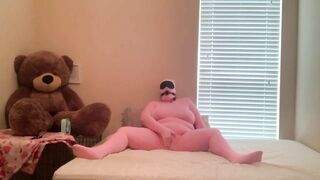 Pink Zentai BBW masturbating