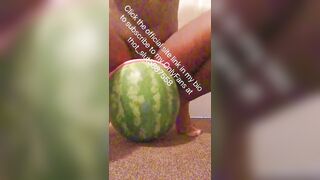 Shoving a huge watermelon in my pussy be like…