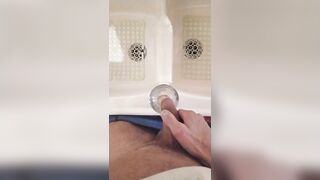 piss in the sink - desperate pee