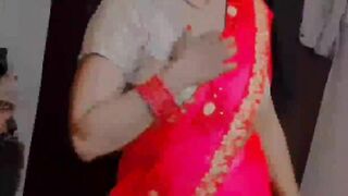 Red Saree beautiful Sexy Bhabhi Ko Ghar me pela