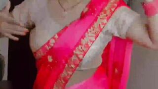 Red Saree beautiful Sexy Bhabhi Ko Ghar me pela