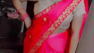 Red Saree beautiful Sexy Bhabhi Ko Ghar me pela