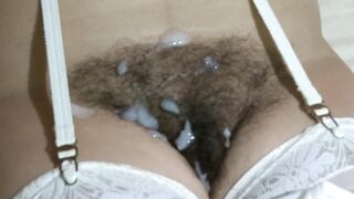 I show my hairy pussy before and after receiving a big cumshot