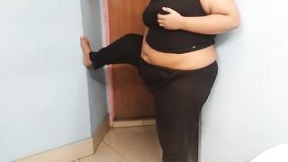 Hot Bhabhi akele masturbating kar rahee thee jab usane dekha devar aur choda diya - Desi Sex