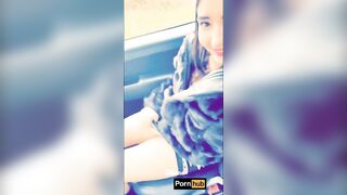 exhib en voiture - pause pipi en foret et je me caresse la chatte - snap