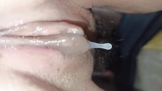 Creampie! Sperm flows out of pussy and drips on the floor