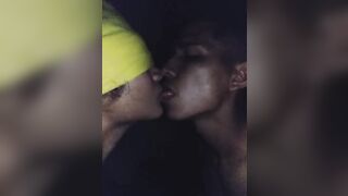 Beso De Lengua PORNO CASERO