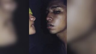 Beso De Lengua PORNO CASERO