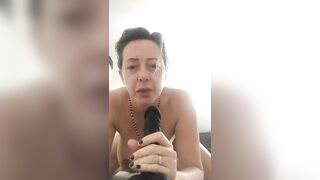 British milf Fresh from the shower blow job