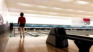 New Year mini-skirt bowling! T-backs are also being gawked at and gummy inside! /asian/hentai/milf