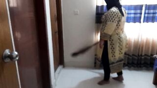 Indian maid fucked by Boss while sweeping office - big ass creampie