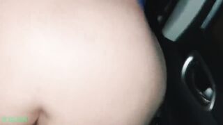 Latina fucks in car and takes cum shot