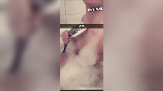 I cum in the bathroom due sexting in snapchat