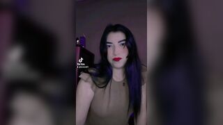 ME QUEDO SOLA EN CASA Y ME PONGO A HACER BAILES PARA TIK TOK ME CALIENTO Y TERMINO MASTURBANDOME