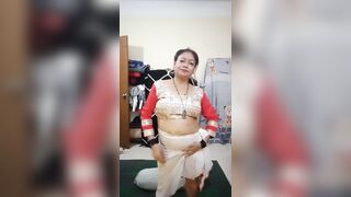 Indian desi uncle and aunty enjoy sexual intercourse with hot pussy kiss,hand job her,hot noobs pussy kiss