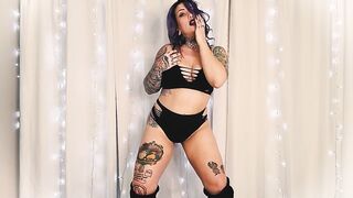 Dahlia Dee Presents - Striptease Sunday - High Heels