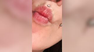 JanaSparksxx swallows whole gummies for her vore fans