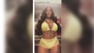 BIG ASS STRIPPER TATTED UP HOLLY COMPILATION TWERKING