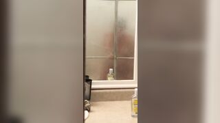 Caught my girlfriend’s orgasm with the shower head