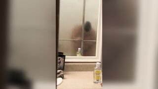 Caught my girlfriend’s orgasm with the shower head